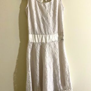 Color-White, Size- Medium,Length- Mini